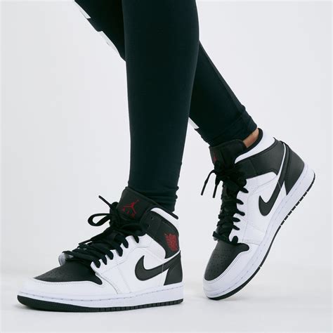 nike jordans mid damen|jordan 1 mid se women.